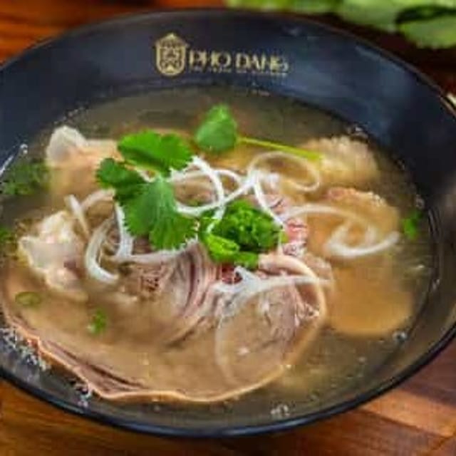 Phở Tái Chín.